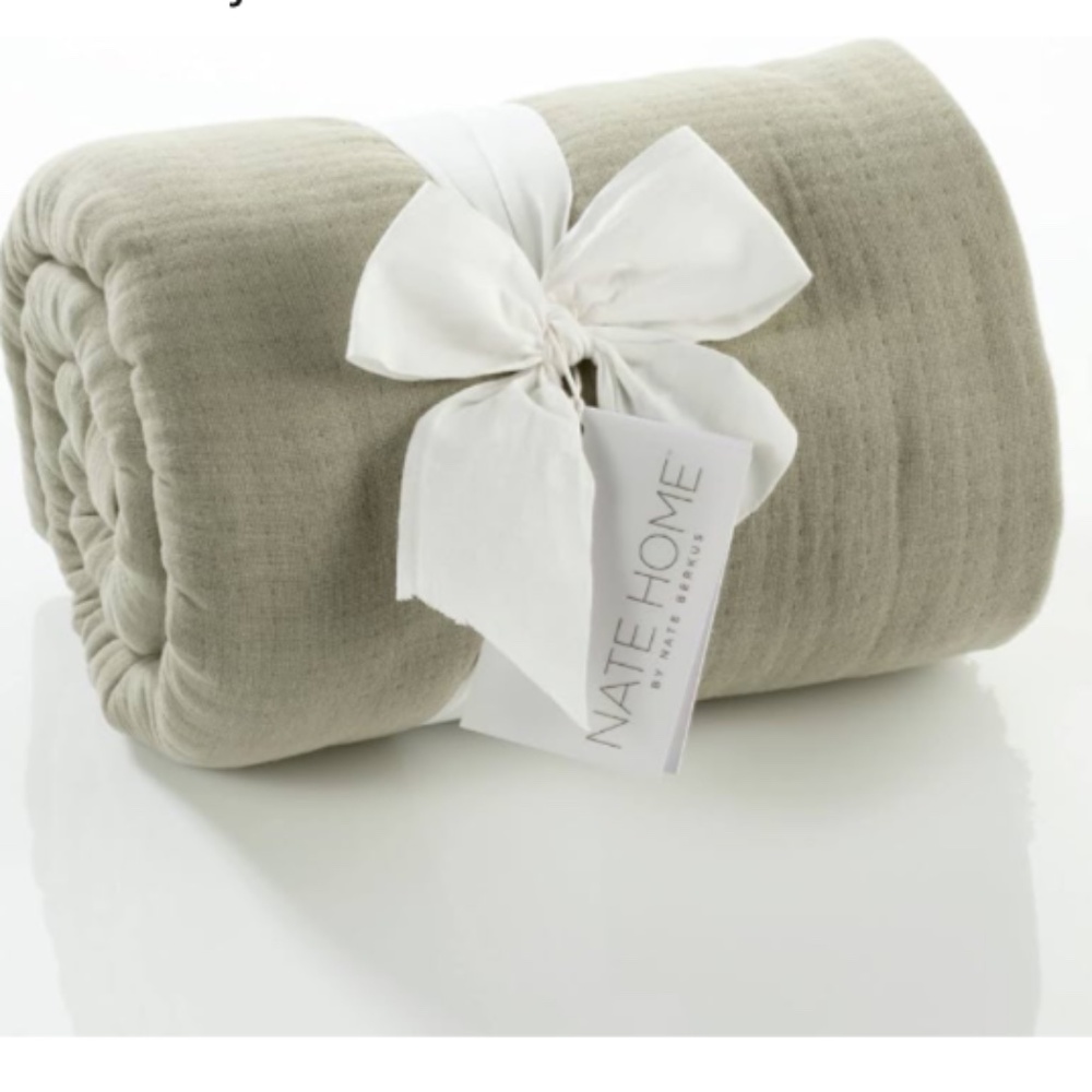 Nate Home Cotton Matelasse Blanket King, Color: Sage Green